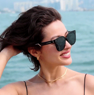 Chamelo Veil Slider Alpha (Smoke Mirror - Glossy Black Frame)